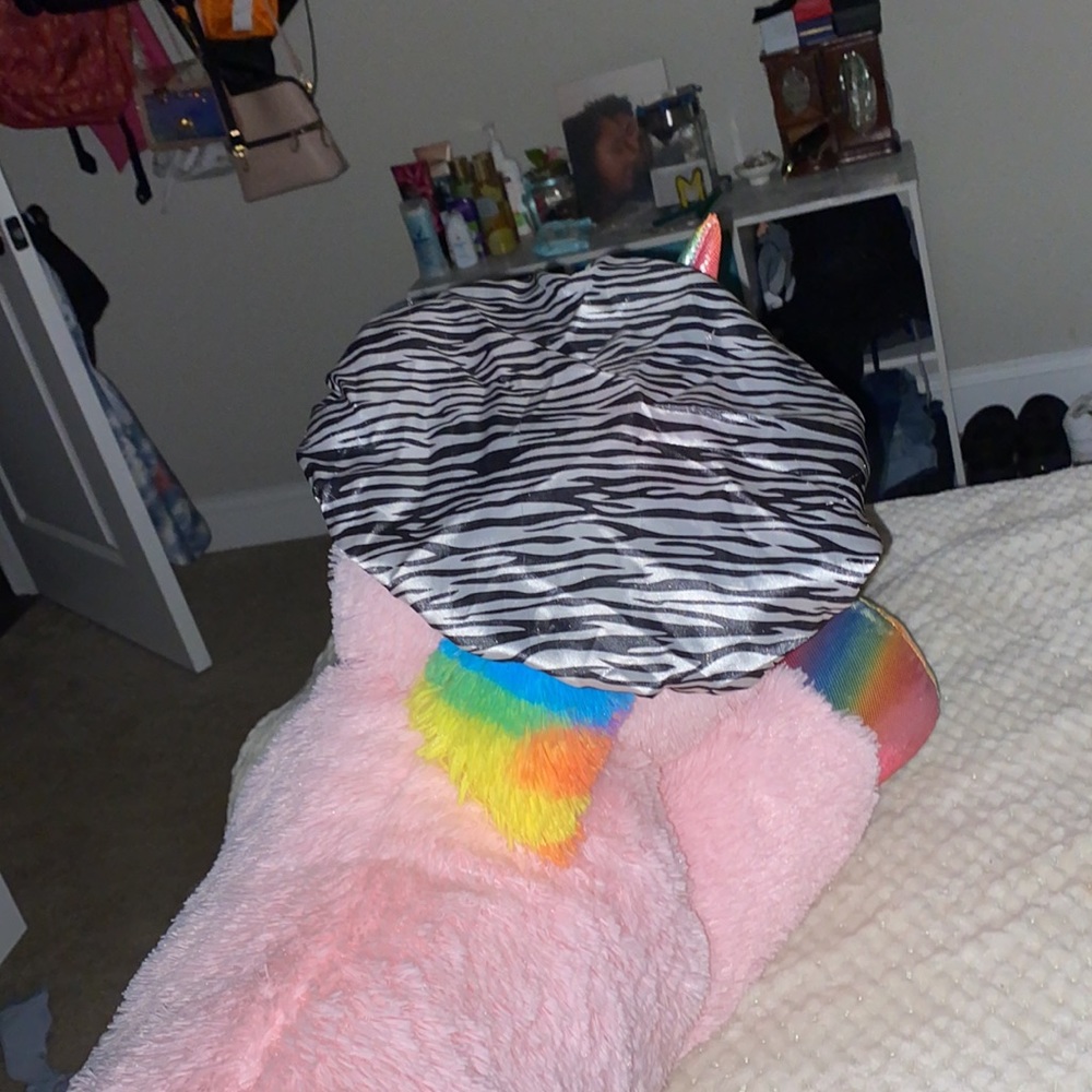 Zebra bonnet - Picture 4 of 4